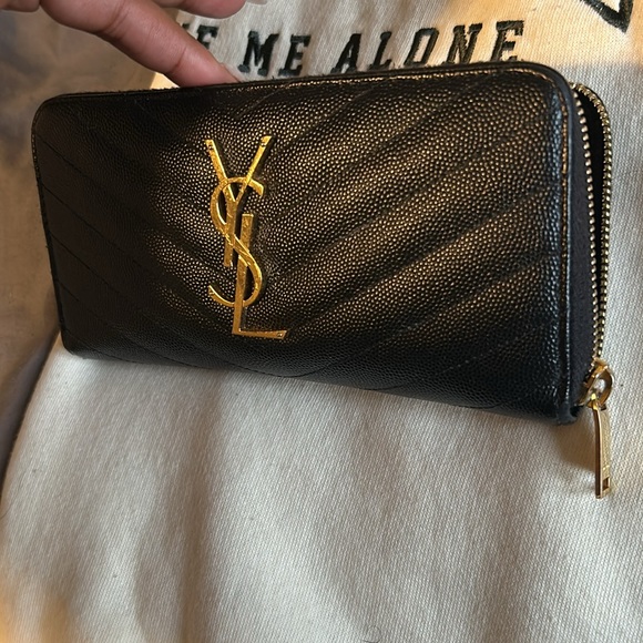 Great comdition ysl wallet 100% authentic ! - Picture 16 of 17